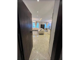 شقة للبيع جنب مول العرب