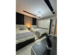 شقة مفروشة للبيع في التجمع الخامس امام كمبوند هايد بارك