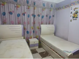 غرفه نوم أطفال عدد آتنين سرير و دولاب وكمود