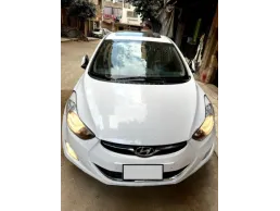 سيارة هيونداي إم دي أفانتي موديل 2012 للبيع