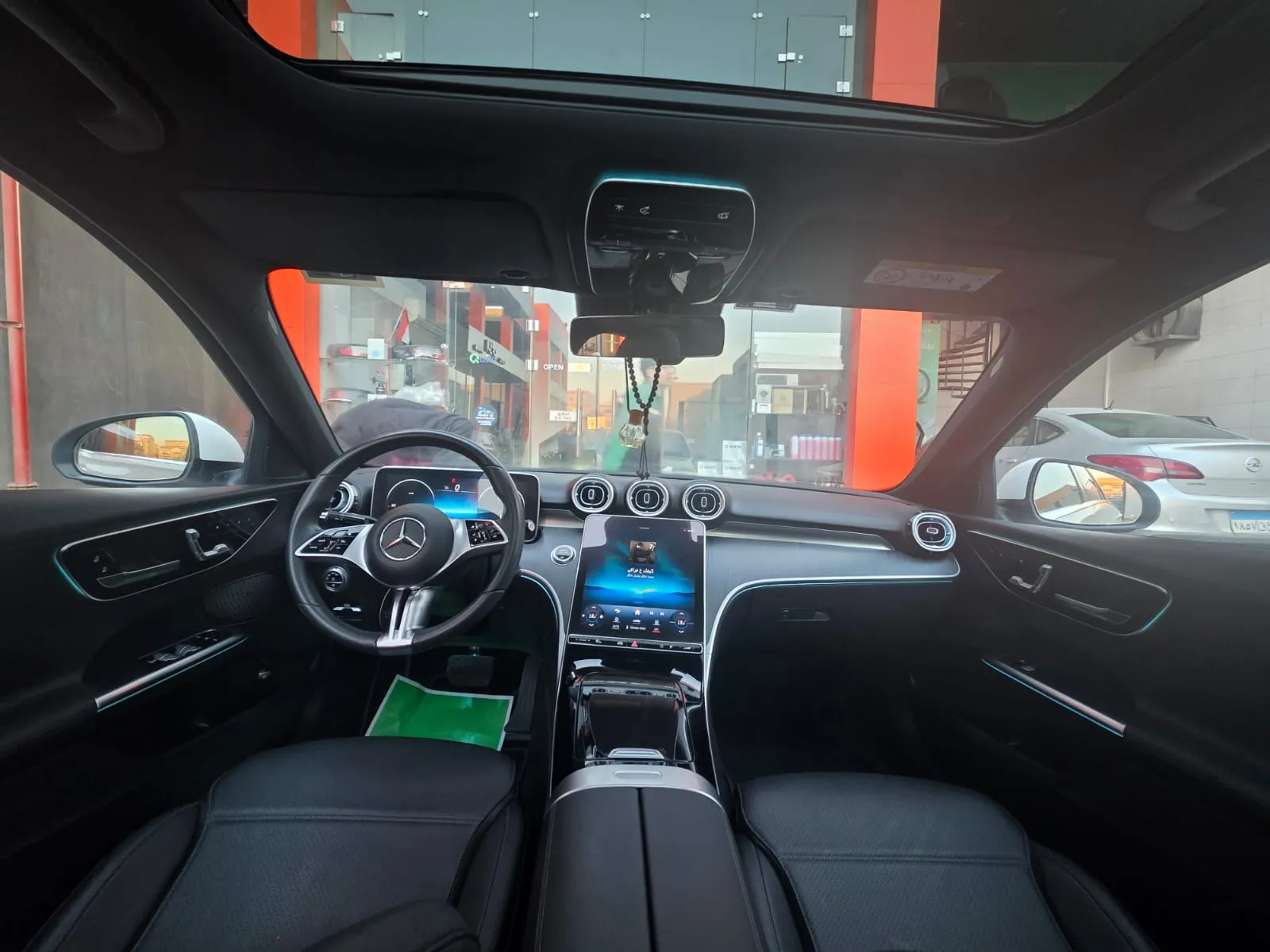 🚙 مرسيدس C180 موديل 2023 بحالة ممتازة - بانوراما وذاكرة مقاعد