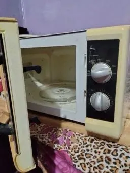 ميكرويف وارد الخارج ماركهwhirlpool