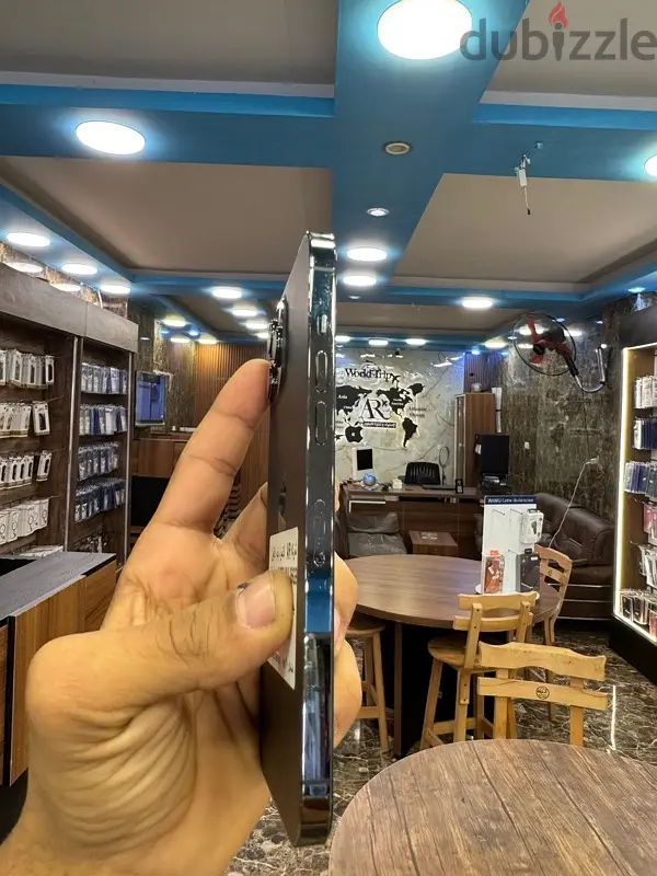 ايفون 12 برو ماكس 256 GB معفي من الضريبه معاه البوكس ضمان 6 شهور